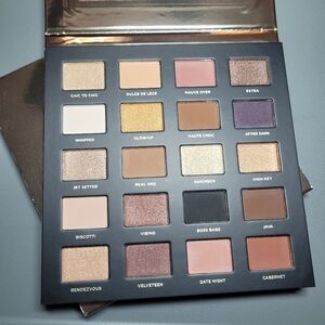 ICONIC London Booming & Gleaming Eyeshadow Palette | 20 Shades